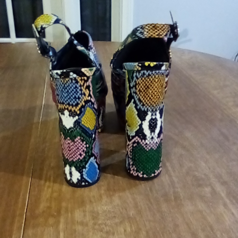 Platforms - Picture 3 of 4